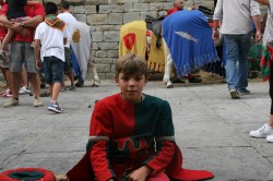 Sfilata e attesa al Quartiere