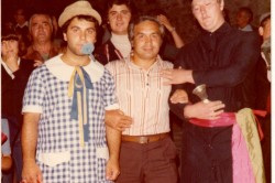 06   1980   funerale   fabrizio bianchini vestito da scolaretto   franco bianchini e il canoa