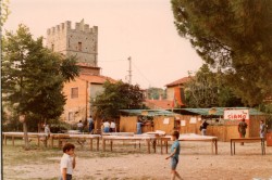 52   5 stand san niccolo con scritta siamo balordi