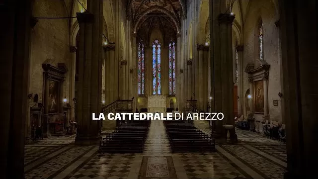 Cattedrale di Arezzo vista con drone | Riprese aeree spettacolari by Click and Fly - P9NenltePe8