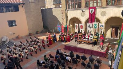 Luca Signorelli e i 100 anni dell'Arezzo Calcio: le dediche delle giostre 2023
