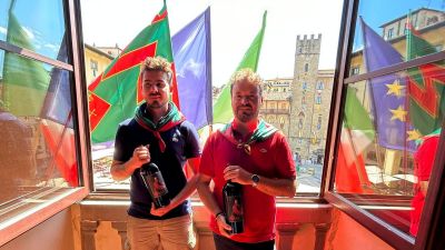 Nassi e Bennati premiati dalla Fraternita per la vittoria della Prova generale