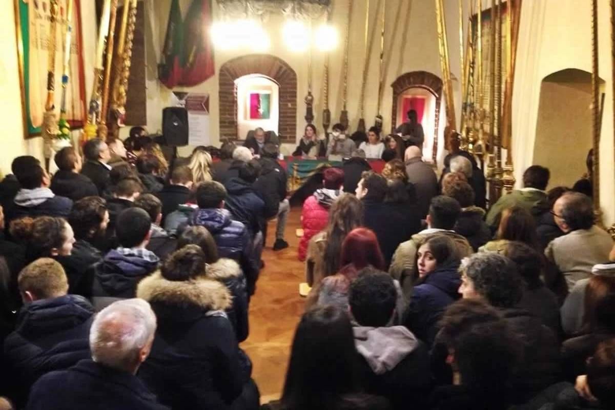 porta crucifera per il sociale