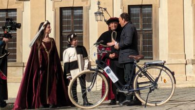 Paesi che vai ... luoghi, detti, comuni. Domenica Arezzo sul programma di RAI 2