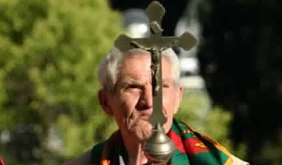 Porta Crucifera a ''Coloro che non hanno visto''