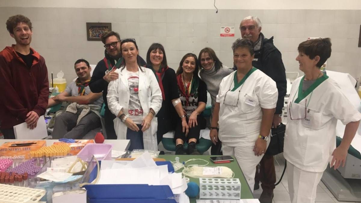 Donazioni di sangue “rosso verde” sotto l’albero di Natale
